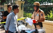 Yêu cầu CSGT chứng minh vi phạm mới đưa giấy tờ, đúng hay sai? Yêu cầu CSGT chứng minh vi phạm mới đưa giấy tờ, đúng hay sai?
